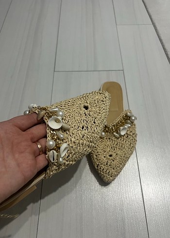 37 Beden Boncuklu Bej Örgü Kadın Terlik