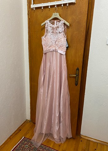 Pembe Nakışlı Dantel Uzun Abiye Elbise
