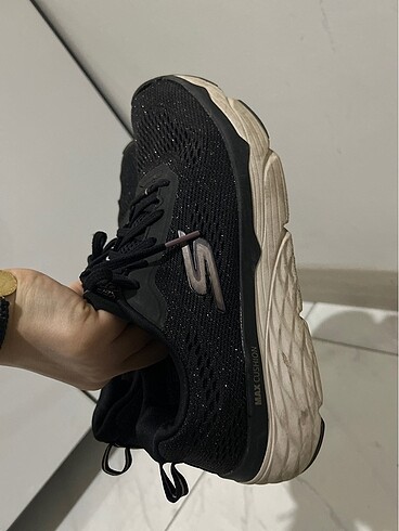 38 Beden Skechers kendinden simli