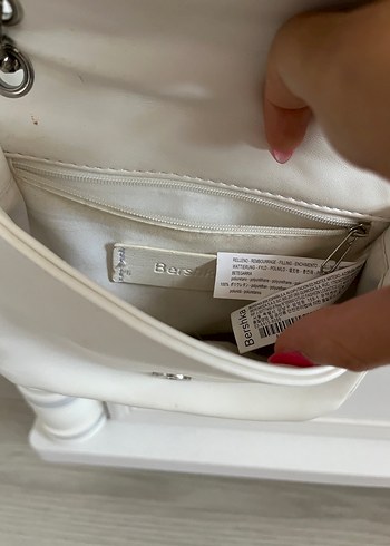 Beden Berahka Zincir Detaylı Beyaz Deri Kadın Çanta