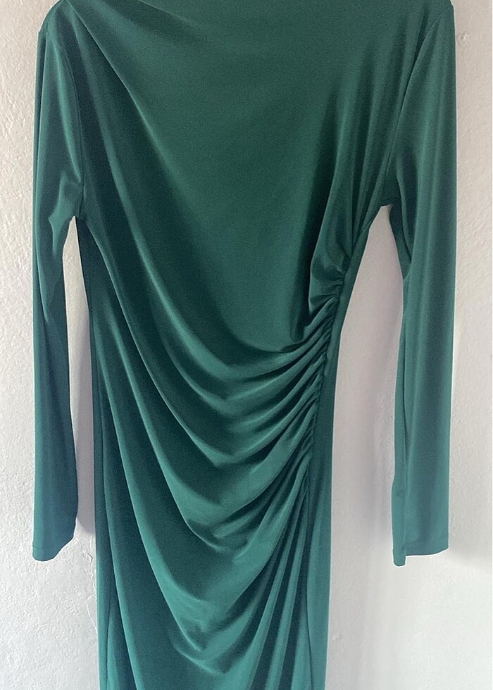 Yeşil elbise - Görsel 2