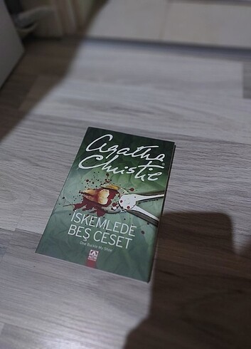 Agatha Christie - İskemlede beş ceset