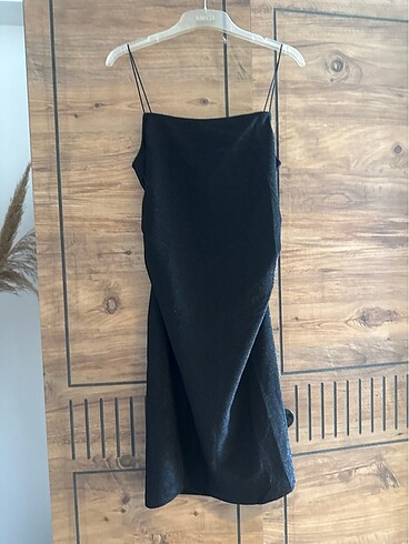 s Beden H&M siyah belden oturtmalı yanları büzgülü simli elbise