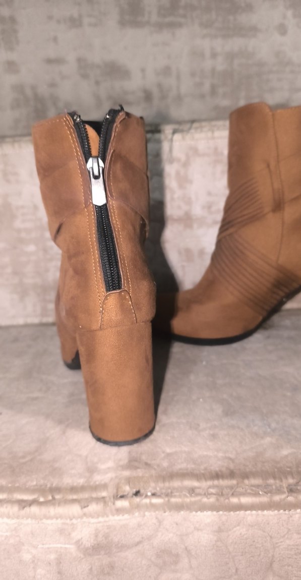 Kahverengi Süet Tokalı Kadın Bot - Görsel 2