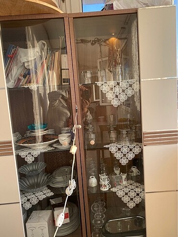 Diğer Vitrin kitaplık yada elbise dolabı olarak kullanılır