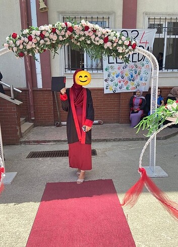 Kiralık mezuniyet elbisesi