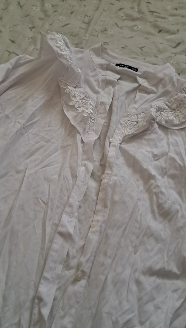 Düğmeli Beyaz Keten Kadın Gömlek - Görsel 4