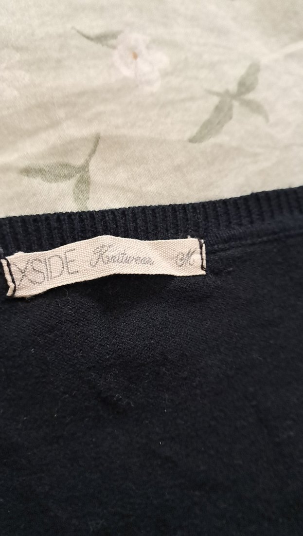 V Yakalı Düğmeli Kadın Hırka - Görsel 3