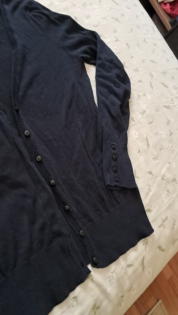 V Yakalı Düğmeli Kadın Hırka - Görsel 2