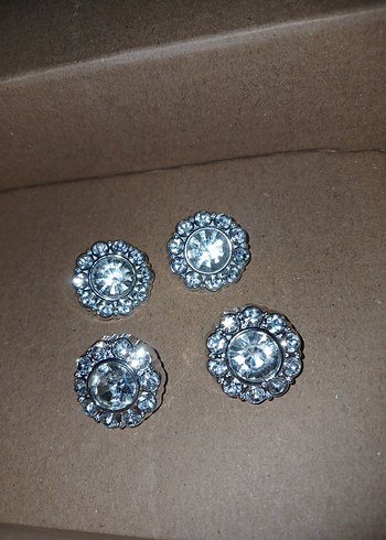 Taşlı Çiçek Formlu Gümüş Renk Düğme 4lü Set (Yeni) - Görsel 2