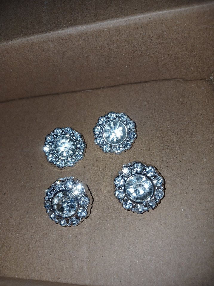 Taşlı Çiçek Formlu Gümüş Renk Düğme  4lü Set (Yeni) - Görsel 2