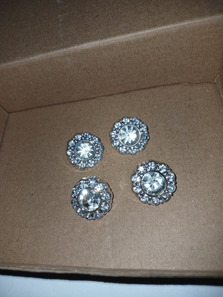 Taşlı Çiçek Formlu Gümüş Renk Düğme  4lü Set (Yeni) - Görsel 3