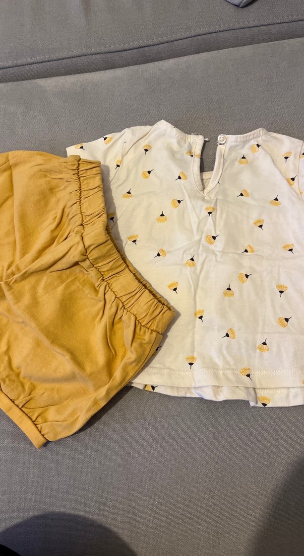 Sarı Fırfırlı Bebek Kız Takımı - Görsel 5