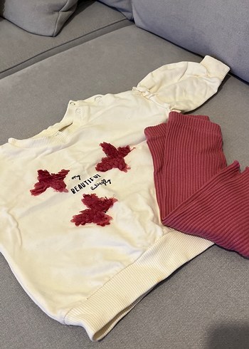 Nakışlı Beyaz Triko Bebek Kız Takımı - Görsel 3