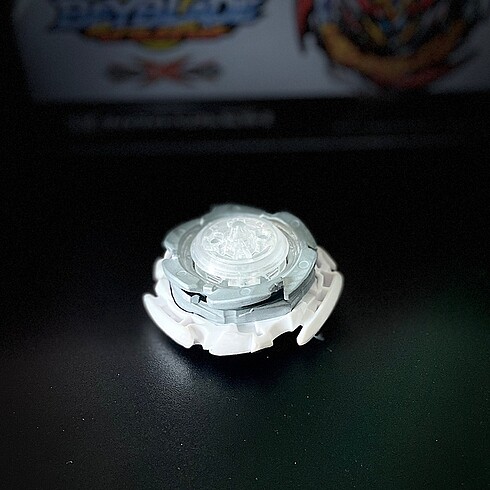  Dynamite Ragnaruk Beyblade