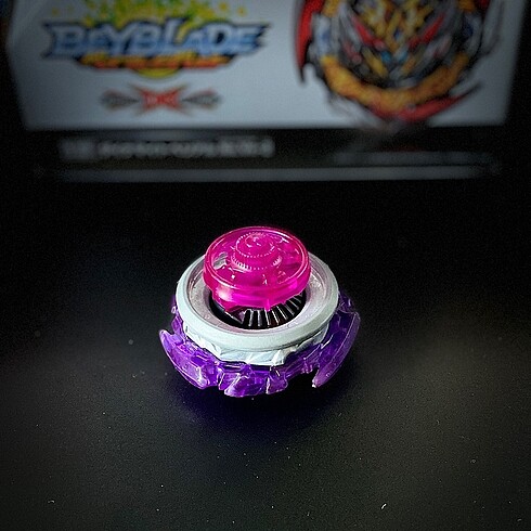  Dynamite Belial Beyblade