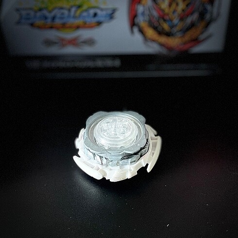  Dynamite Belial Beyblade