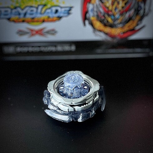  Dynamite Belial Beyblade
