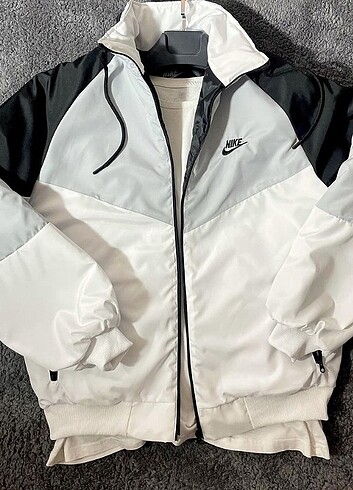 İçi dolumlu Nike bomber ceket 