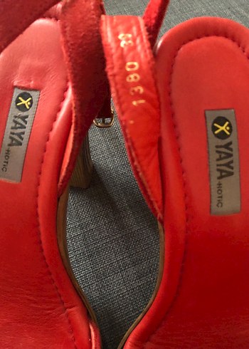 Kırmızı Çiçekli Platform Topuklu Sandalet - Görsel 2