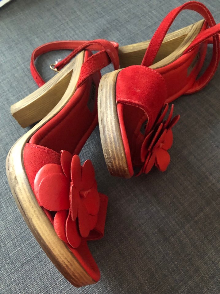 Kırmızı Çiçekli Platform Topuklu Sandalet - Görsel 4