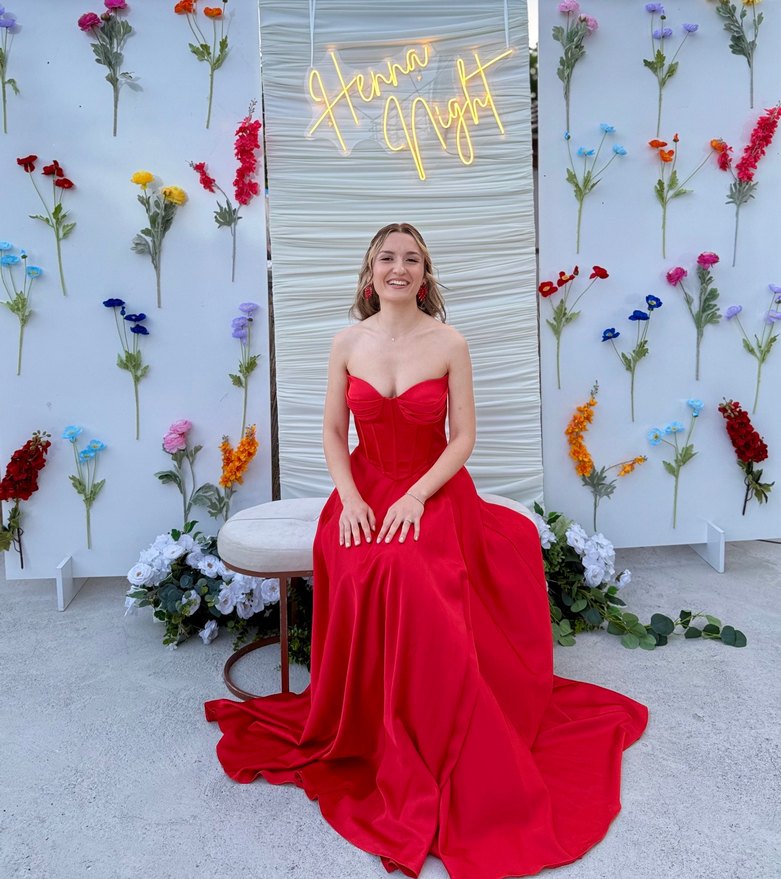 Kırmızı Straplez Uzun Drapeli Kadın Abiye - Görsel 3