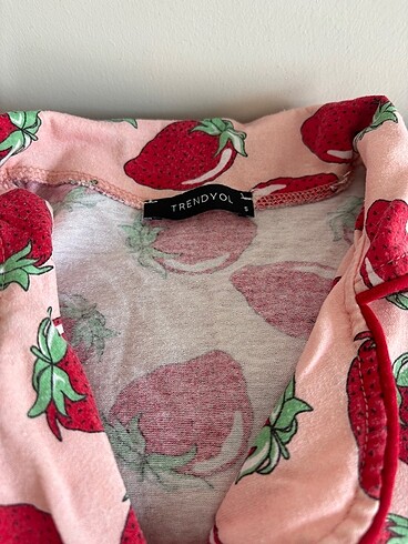 s Beden pembe Renk Çilek desenli pijama takımı