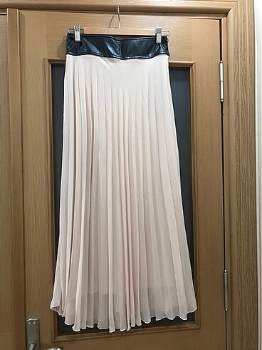 Deri kemerli etek