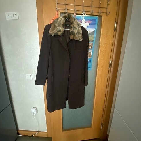 Ekol Kaşe kaban manto 46 ve 44 beden uyumludur toplamda iki üç kez gi