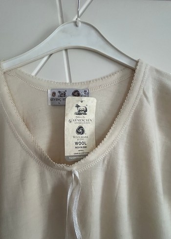 YÜN Kır Beyaz Kısa Kollu Kadın İçlik Tişört - Görsel 4