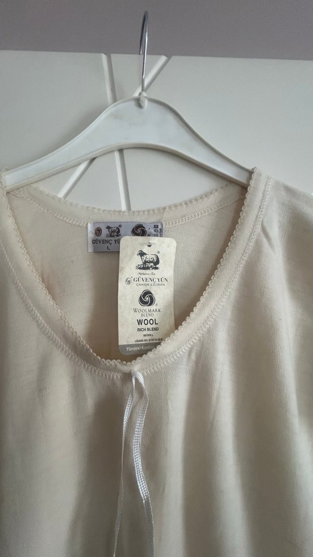 YÜN Kır Beyaz Kısa Kollu Kadın İçlik Tişört - Görsel 4