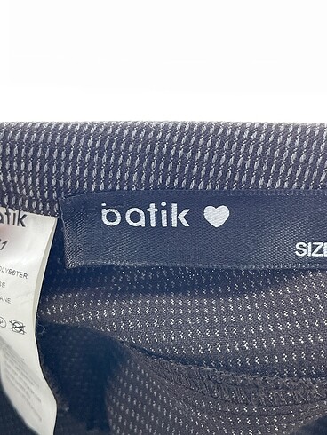 36 Beden çeşitli Renk Batik Mini Şort %70 İndirimli.
