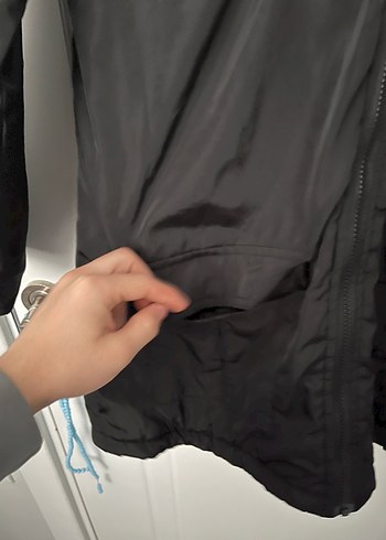 Siyah Kapüşonlu Fermuarlı Erkek Mont - Görsel 2