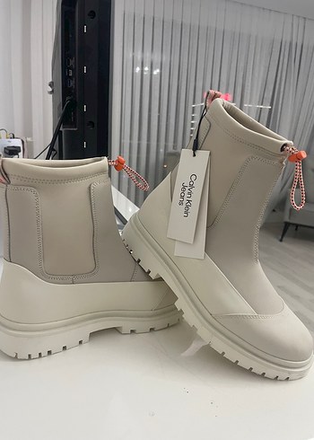 37 Beden Orijinal Calvin Klein Bej Kadın Bot