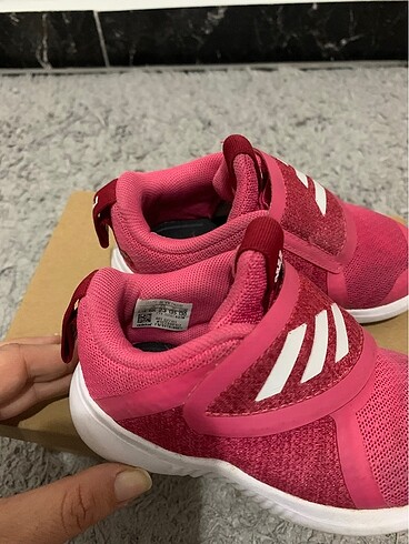23 Beden pembe Renk Adidas kız çocuk spor ayakkabı