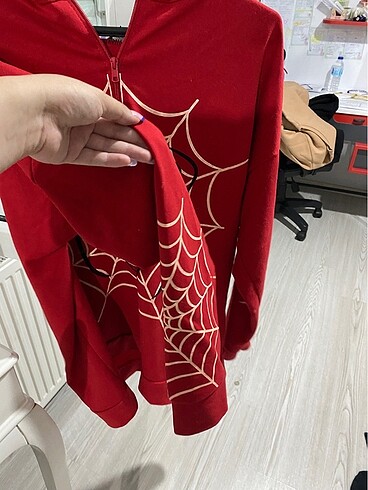 l Beden Spiderman kırmızı hırka