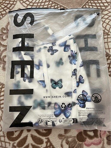 s Beden Kelebek desenli crop