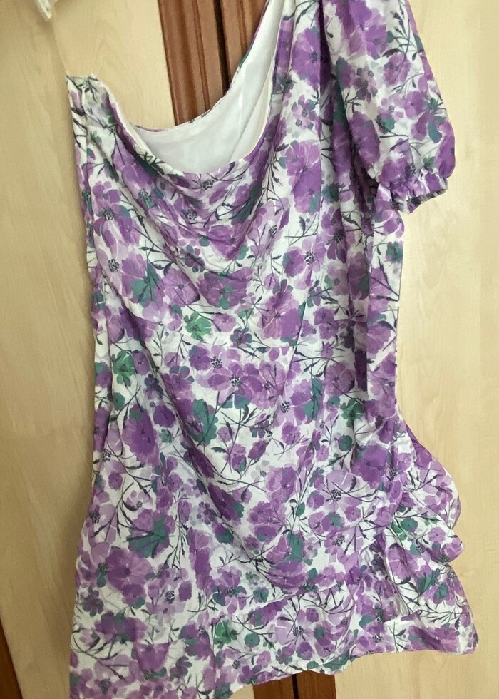 çiçekli tek kol yazlık elbise - Görsel 3