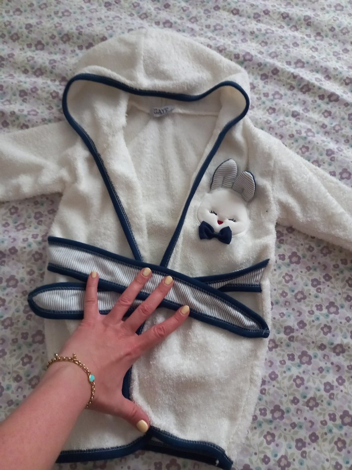 Kapüşonlu Erkek Çocuk Nakışlı Bornoz - Görsel 2