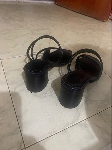 Punto Deri Çift bantlı dolgu topuklu ayakkabı