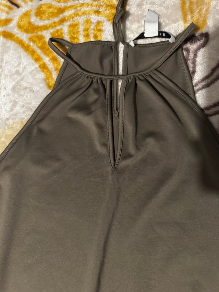 Yeşil elbise - Görsel 4