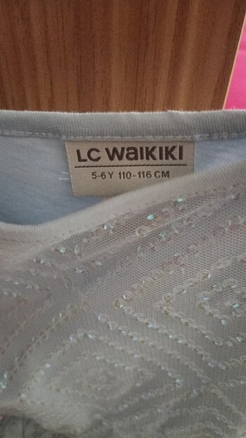 LC Waikiki 3 kere anca giydi