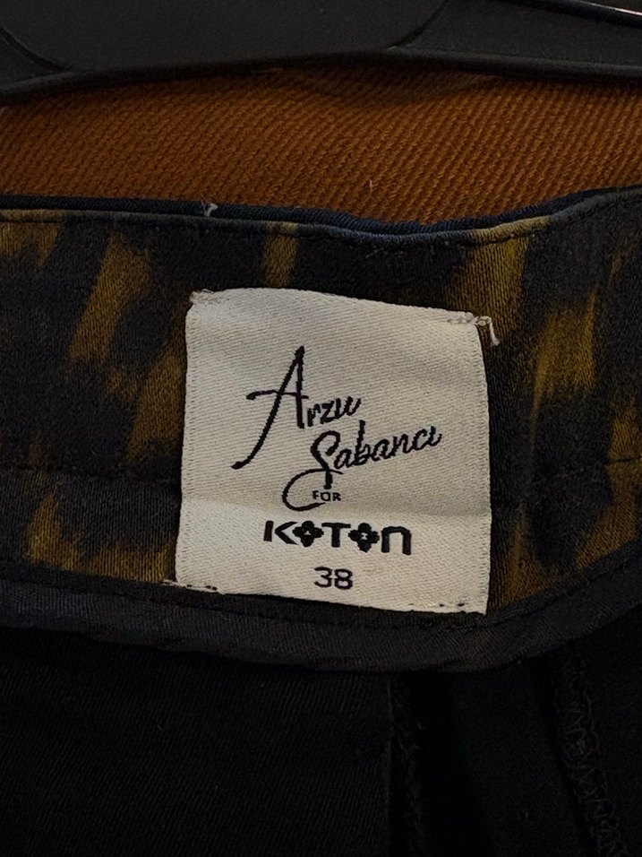 Düğmeli Siyah Kadın Kot Pantolon - Görsel 2