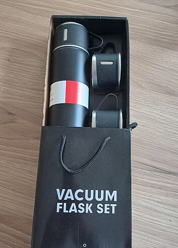 Beden üc bardakli termos