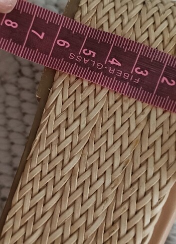 37 Beden ten rengi Renk Derimod hasır sandalet 