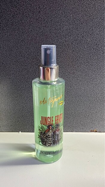 Eda Taşpınar body mist