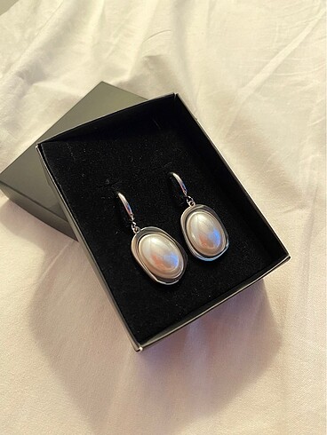 İnci detaylı silver küpe