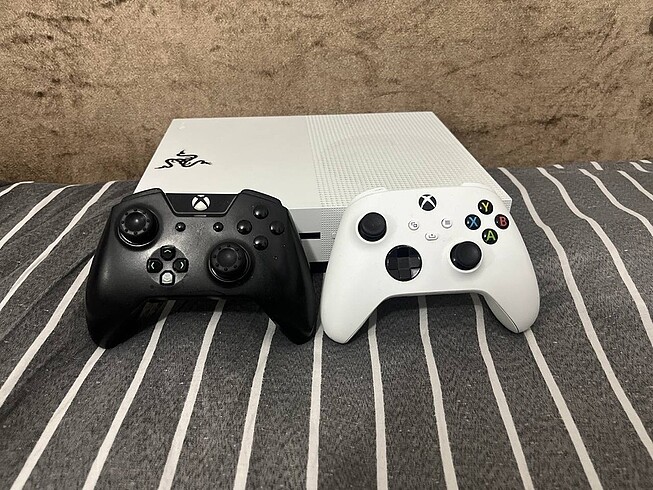 XBOX ONE S 1TB