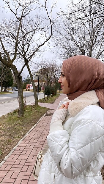 Beyaz Mevsimlik Mont