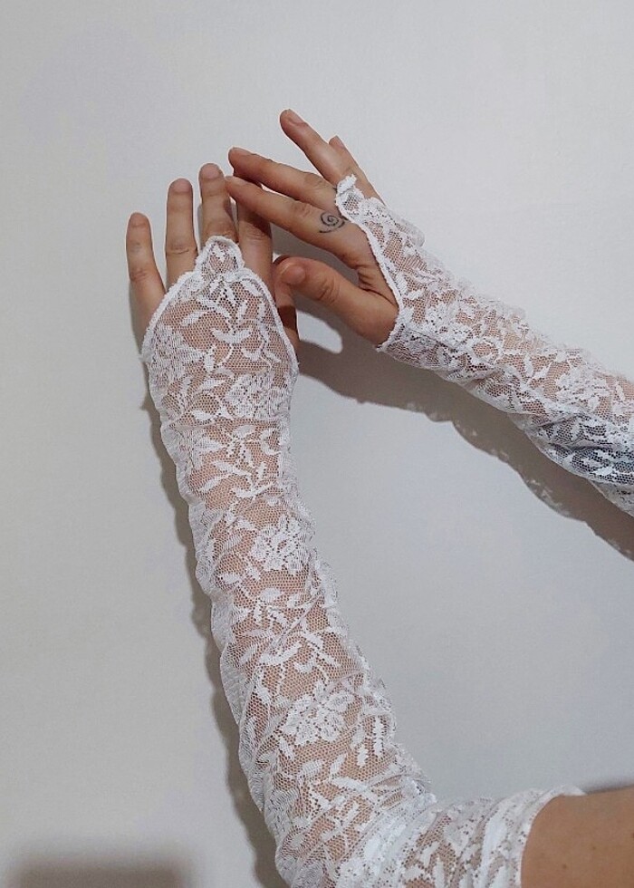 Beyaz Çiçekli Dantel Kolluk Eldiven  - Görsel 2
